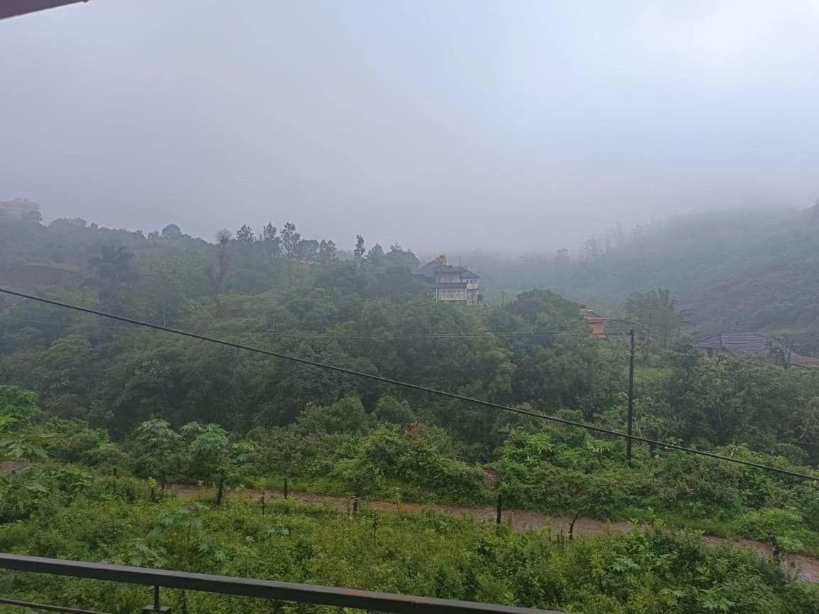 Snowdrop Inn Coorg Madikeri Zimmer foto